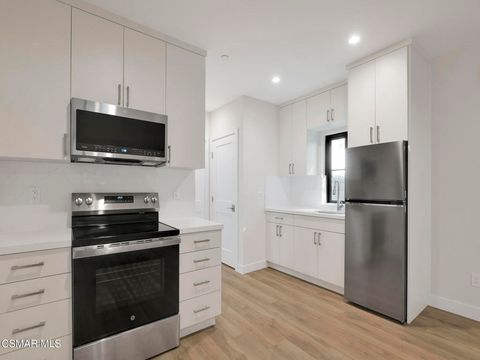 Photo of 3190 Los Robles Road #Unit E, Thousand Oaks, CA 91362 (MLS # 226001663)