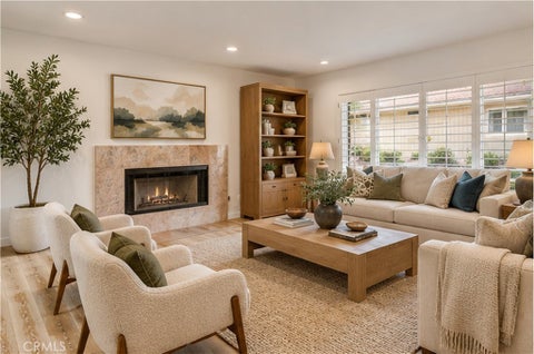 Photo of 4776 Excelente Drive, Woodland Hills, CA 91364 (MLS # SR26209767)