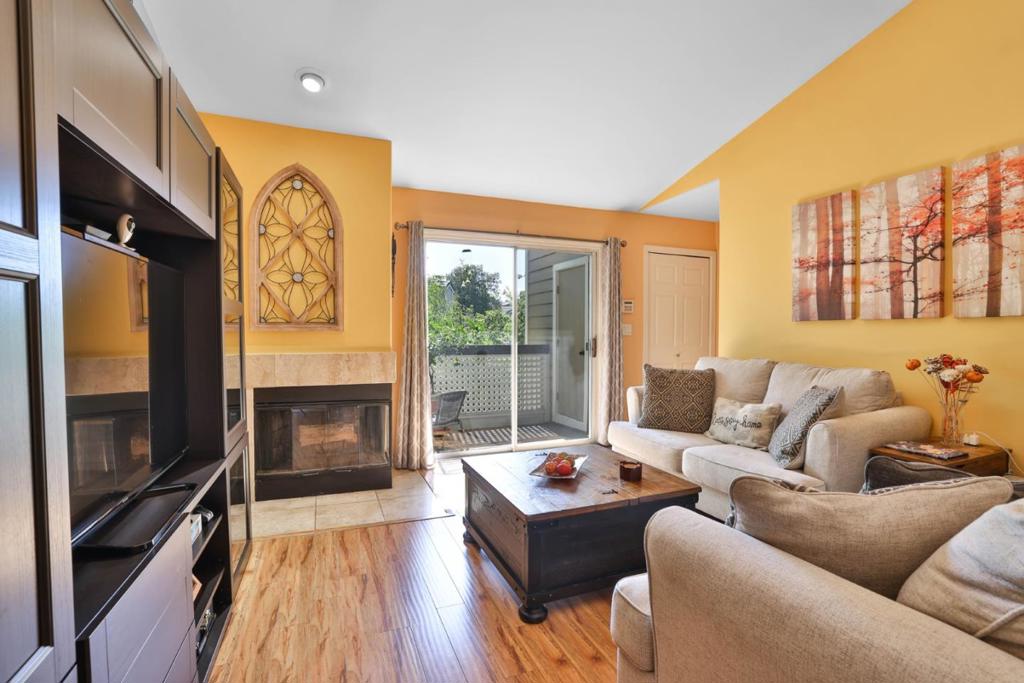 5924 Bridgeport Lake Way