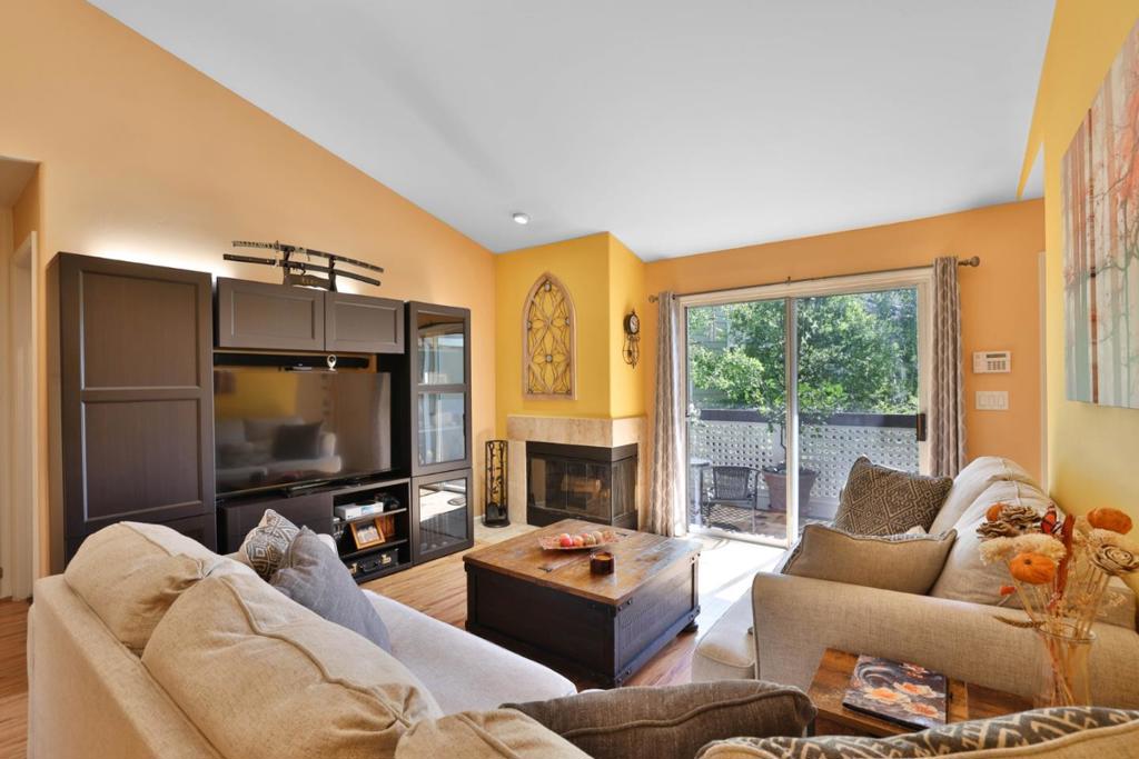 5924 Bridgeport Lake Way