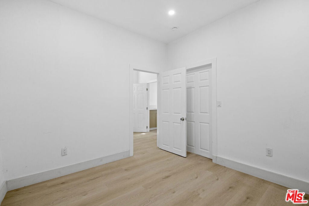 934 S Mott Street