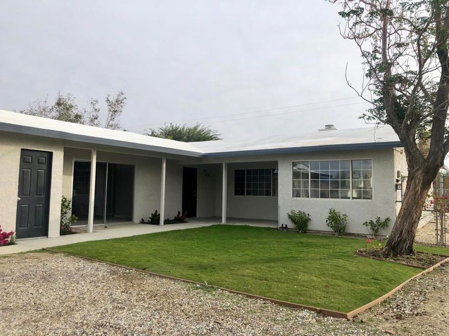 3bed/2ba 1,546 SF single family updated California-ranch style home on a