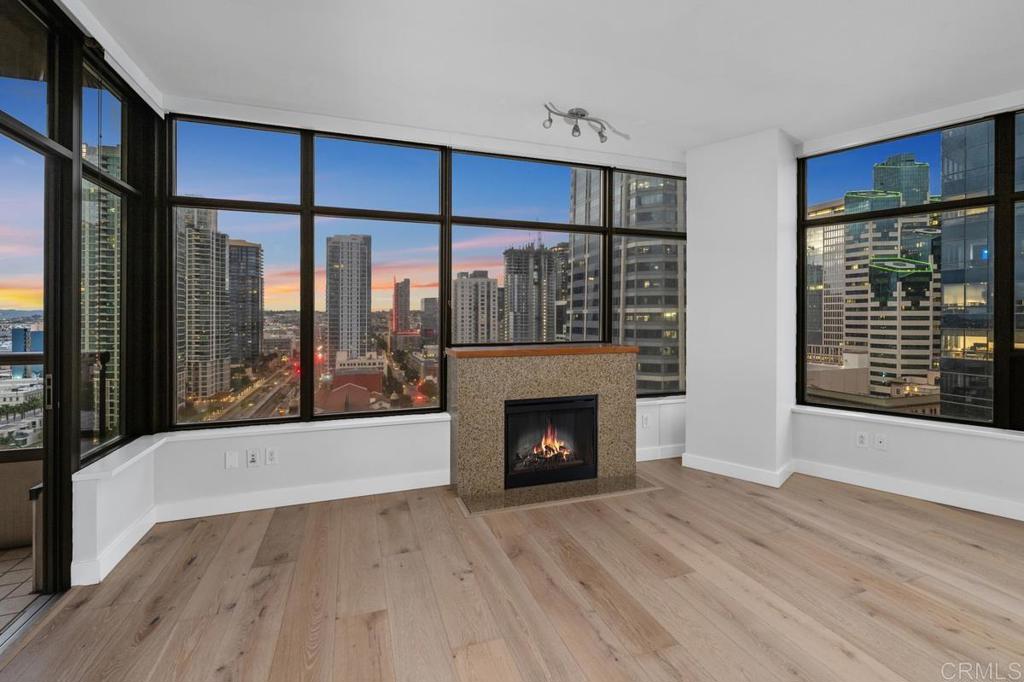 700 W E Street 1604