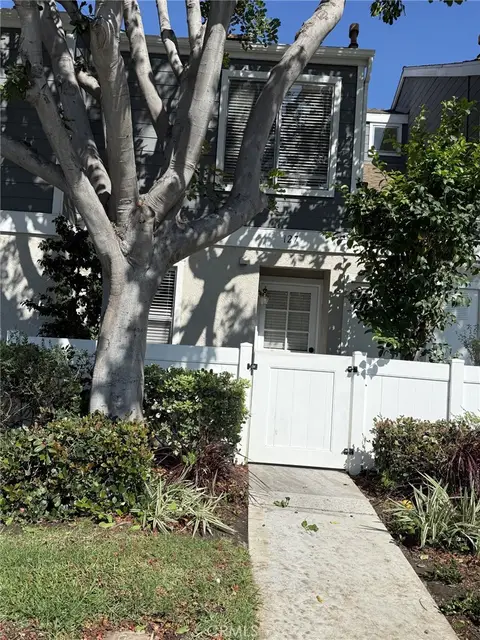 MLS: OC26140523