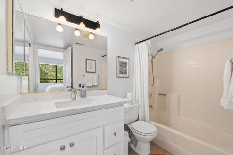 Tiny photo for 881 Warwick Avenue, Thousand Oaks, CA 91360 (MLS # 226003034)