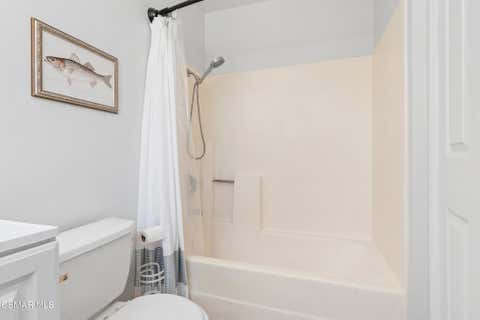 Tiny photo for 881 Warwick Avenue, Thousand Oaks, CA 91360 (MLS # 226003034)