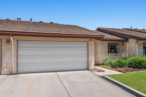 Photo of 881 Warwick Avenue, Thousand Oaks, CA 91360 (MLS # 226003034)