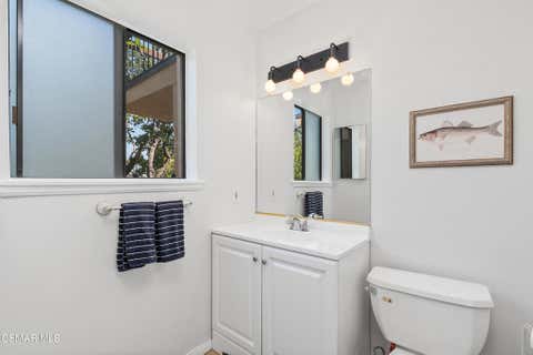 Tiny photo for 881 Warwick Avenue, Thousand Oaks, CA 91360 (MLS # 226003034)