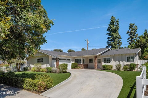 Photo of 5736 Le Sage Avenue, Woodland Hills, CA 91367 (MLS # 226004281)
