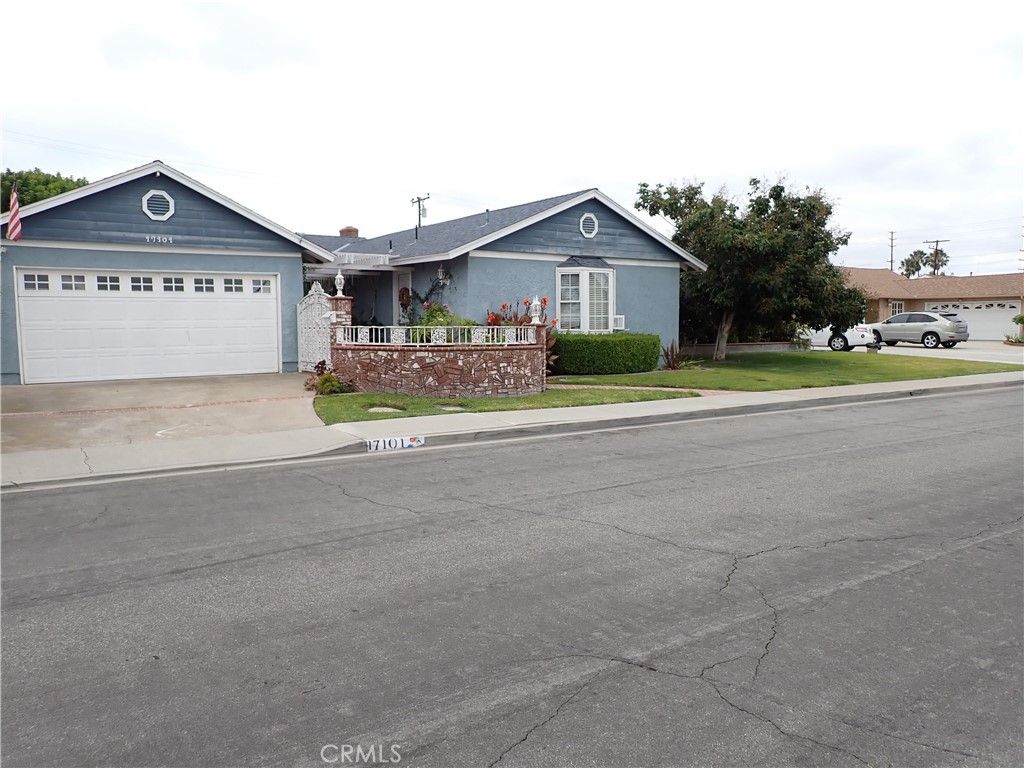 Photo of 17101 Hague LN, Huntington Beach, CA 92647 (MLS # PW26135418)