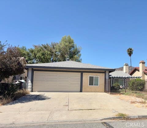 Photo of 3527 Lake Crest DR, Lake Elsinore, CA 92530 (MLS # CV26169280)