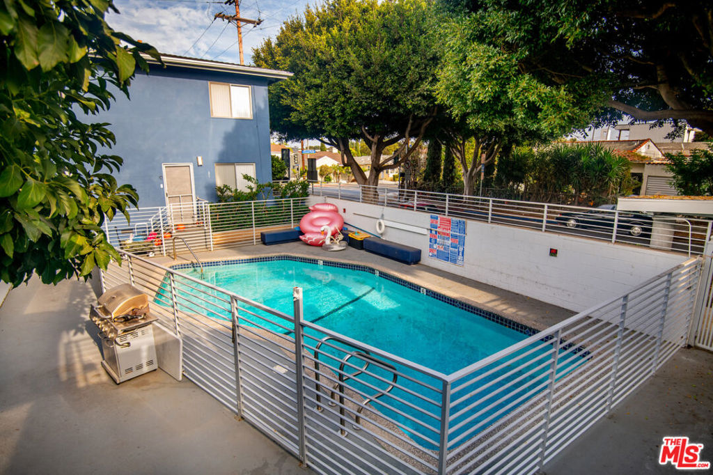 2241 Virginia Avenue 8