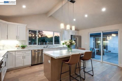 Photo of 3161 Plymouth Road Rd, Lafayette, CA 94549 (MLS # 41127871)