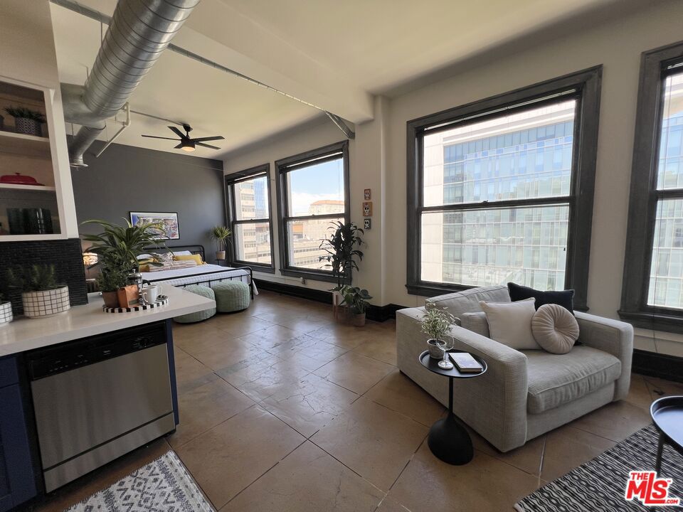 108 W 2nd Street 814