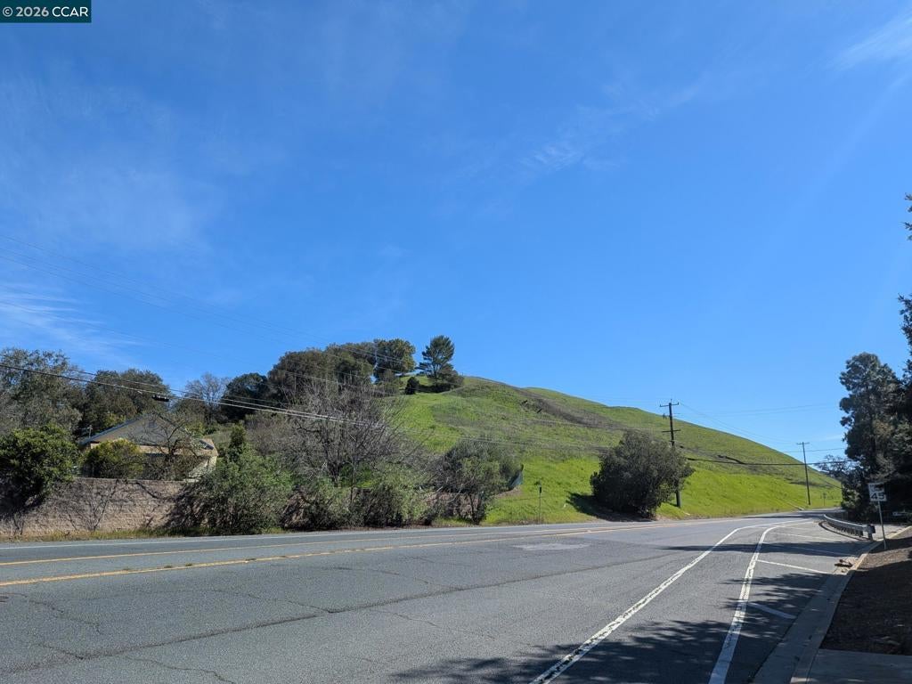 Vine Hill Way