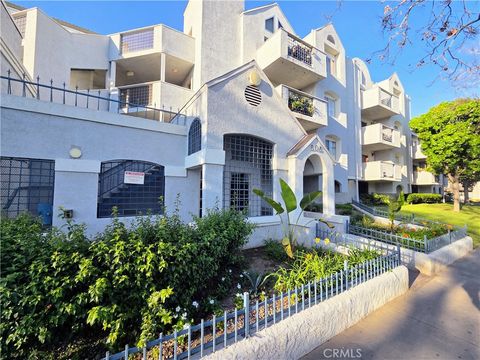 Photo of 505 W 5th St St #306, Long Beach, CA 90802 (MLS # PW26065411)