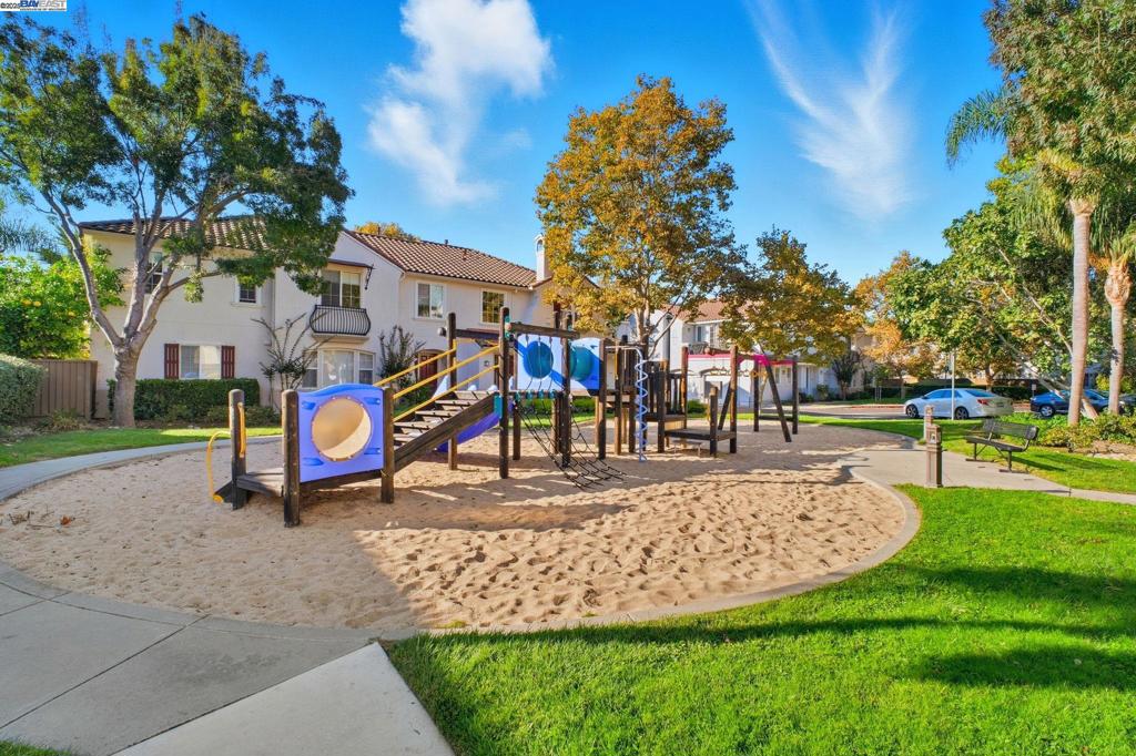 MONTE VISTA - Residential