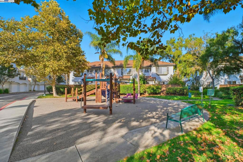 MONTE VISTA - Residential