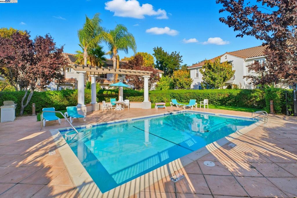 MONTE VISTA - Residential