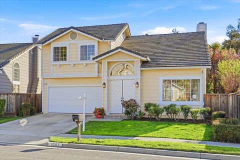 Photo of 1287 Hazlett Court, San Jose, CA 95131 (MLS # ML82038518)