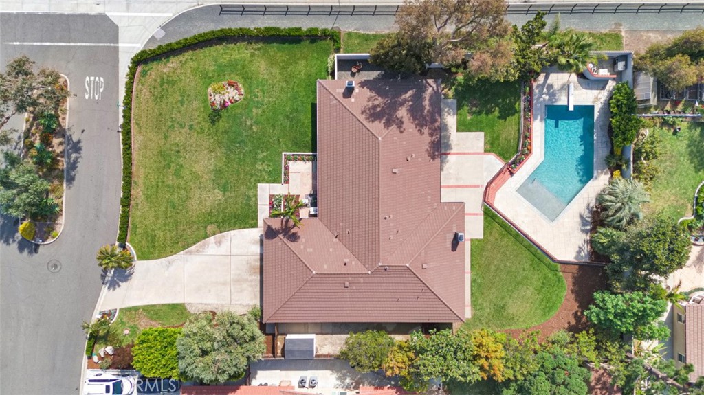 18512 Durfee Circle