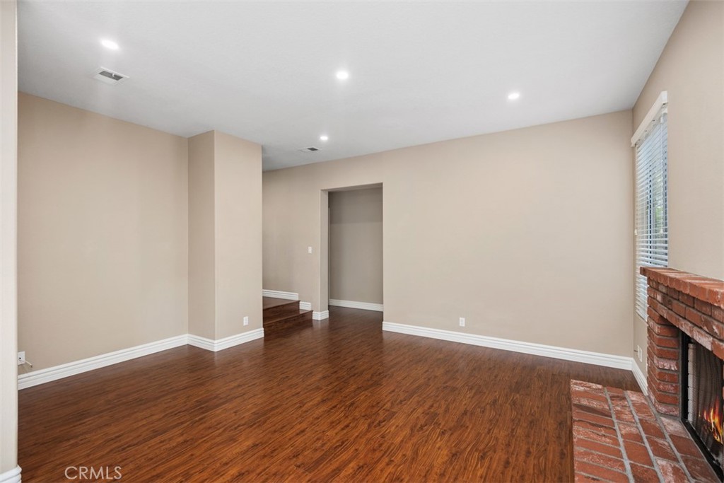 Alicia Knolls (ALK) - Residential Lease