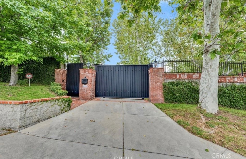 5050 Casa Drive