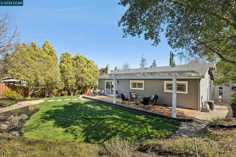 Tiny photo for 1651 1651 Mendota Court Ct, Walnut Creek, CA 94597 (MLS # 41126325)