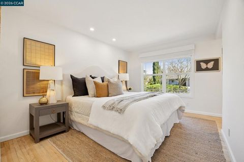 Tiny photo for 1651 1651 Mendota Court Ct, Walnut Creek, CA 94597 (MLS # 41126325)