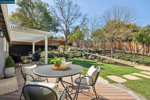 Tiny photo for 1651 1651 Mendota Court Ct, Walnut Creek, CA 94597 (MLS # 41126325)