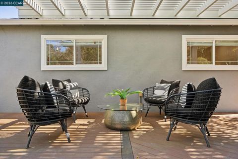 Tiny photo for 1651 1651 Mendota Court Ct, Walnut Creek, CA 94597 (MLS # 41126325)