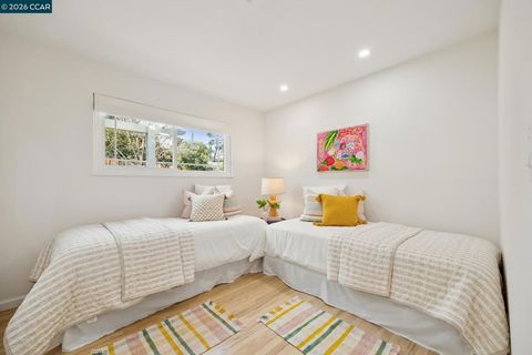 Tiny photo for 1651 1651 Mendota Court Ct, Walnut Creek, CA 94597 (MLS # 41126325)