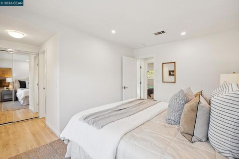 Tiny photo for 1651 1651 Mendota Court Ct, Walnut Creek, CA 94597 (MLS # 41126325)