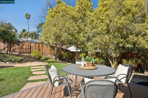 Tiny photo for 1651 1651 Mendota Court Ct, Walnut Creek, CA 94597 (MLS # 41126325)