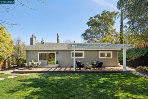 Tiny photo for 1651 1651 Mendota Court Ct, Walnut Creek, CA 94597 (MLS # 41126325)