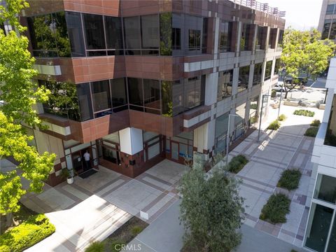 Photo of 525 N Brand Boulevard, Glendale, CA 91203 (MLS # GD26103265)