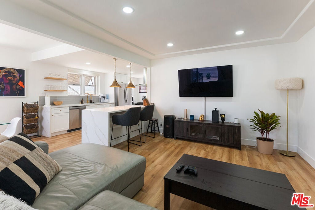 1722 W 107th Street, Los Angeles CA 90047