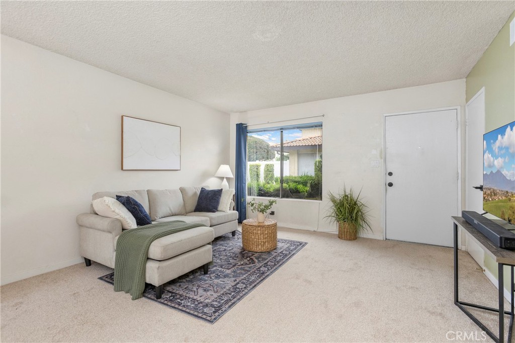 571 W Greenwood Avenue 12