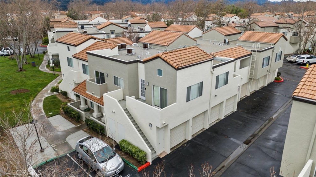 The Vistas (VAVI) - Residential Lease