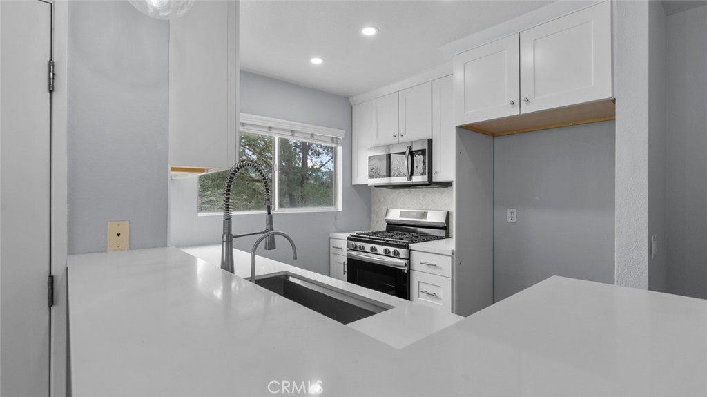 The Vistas (VAVI) - Residential Lease