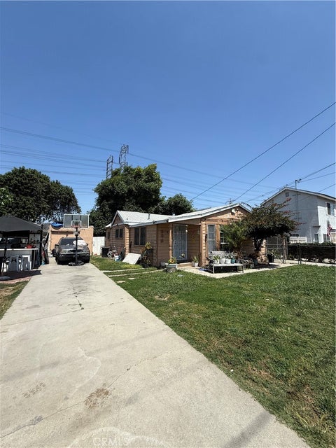 Photo of 6725 Toler Ave AVE, Bell Gardens, CA 90201 (MLS # PW26112039)
