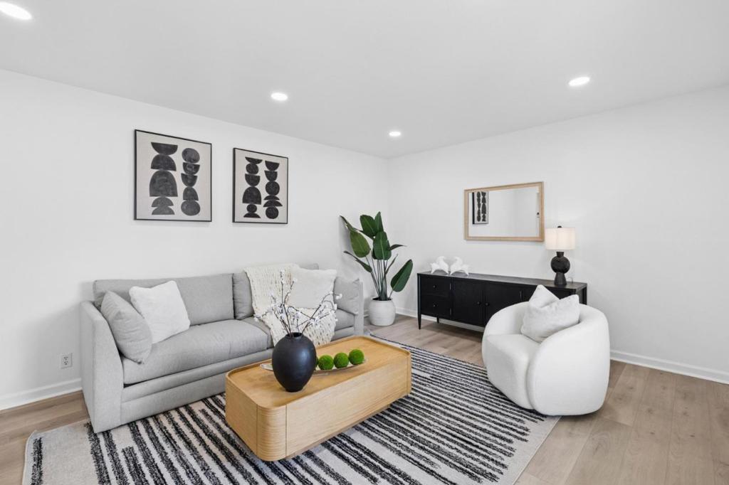 3158 Balmoral Drive
