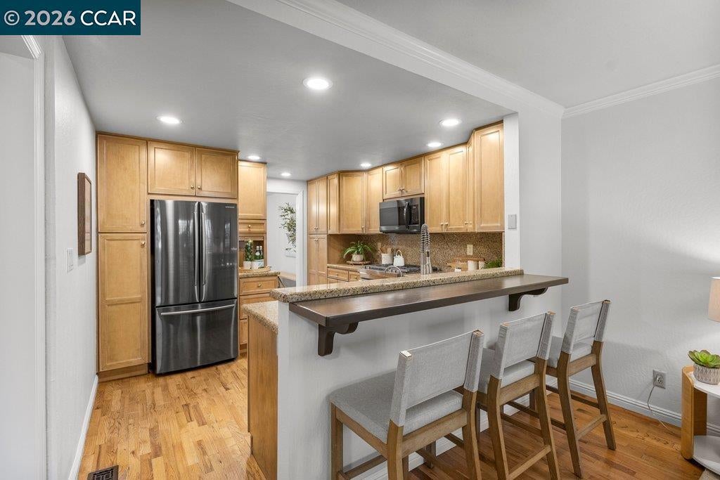 318 Alamo Sq