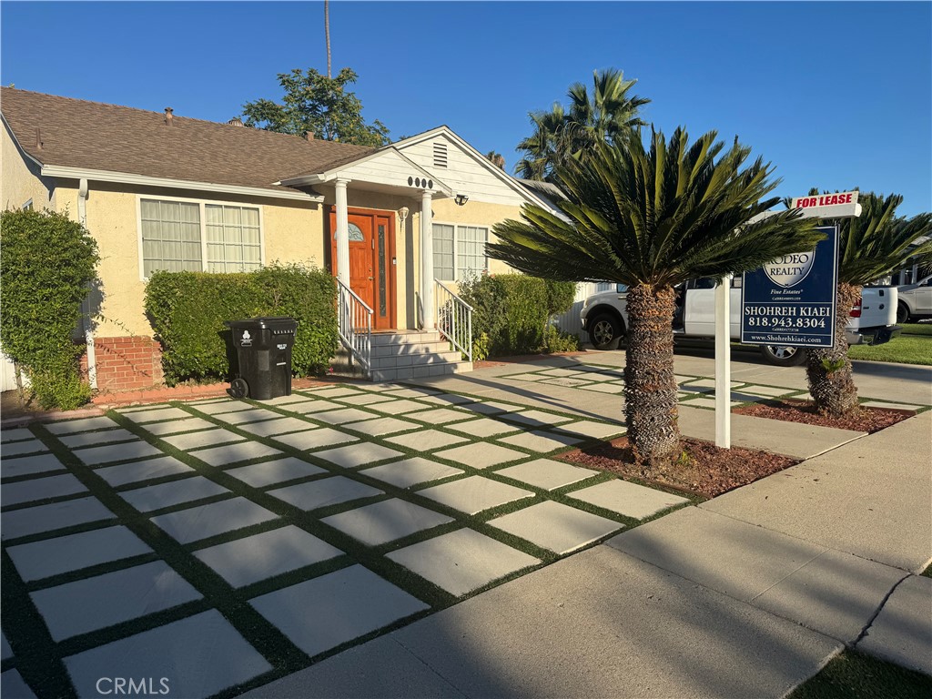 Amazing home located on South of the Blvd, very light and bright, open floor plan, private kitchen, new paint, all bathrooms and kitchen are remodeled. Great size back yard with many fruit trees. Walking distance to Ventura Blvd, shops, restaurants, schools, transportation and house of worship.