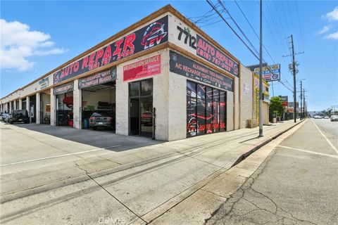 Photo of 7712 Sepulveda Boulevard, Van Nuys, CA 91405 (MLS # BB25250212) Photo of 7712 Sepulveda Boulevard, Van Nuys, CA 91405 (MLS # BB25250212)