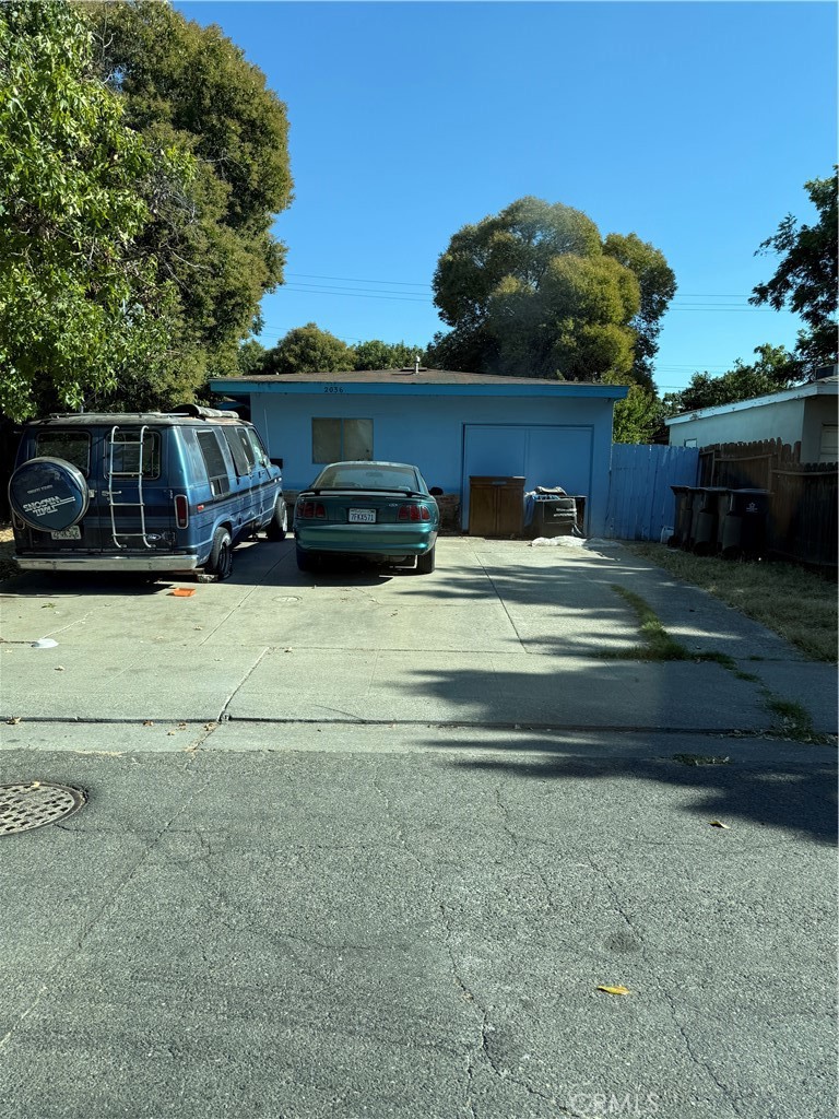 Centrally located Investor special in Stockton! This property is conveniently located close to dining, shopping and freeway access. Please do not disturb tenants.