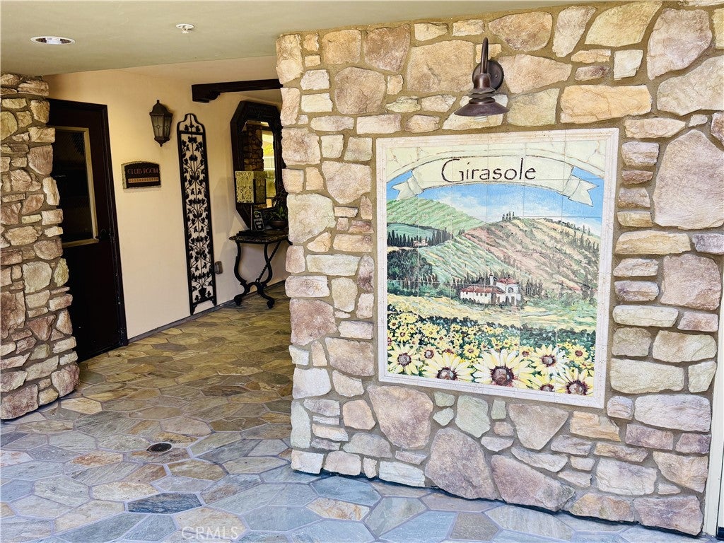 13200 Moorpark 203