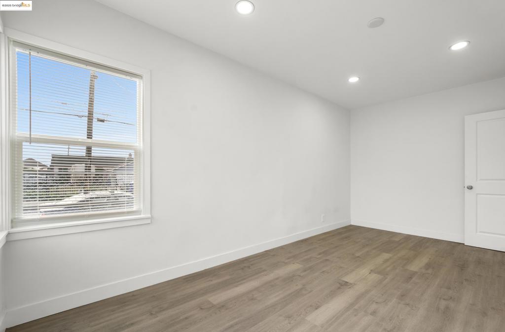 ELMHURST - Residential Income