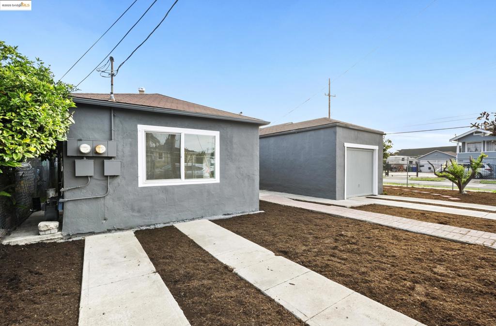 ELMHURST - Residential Income