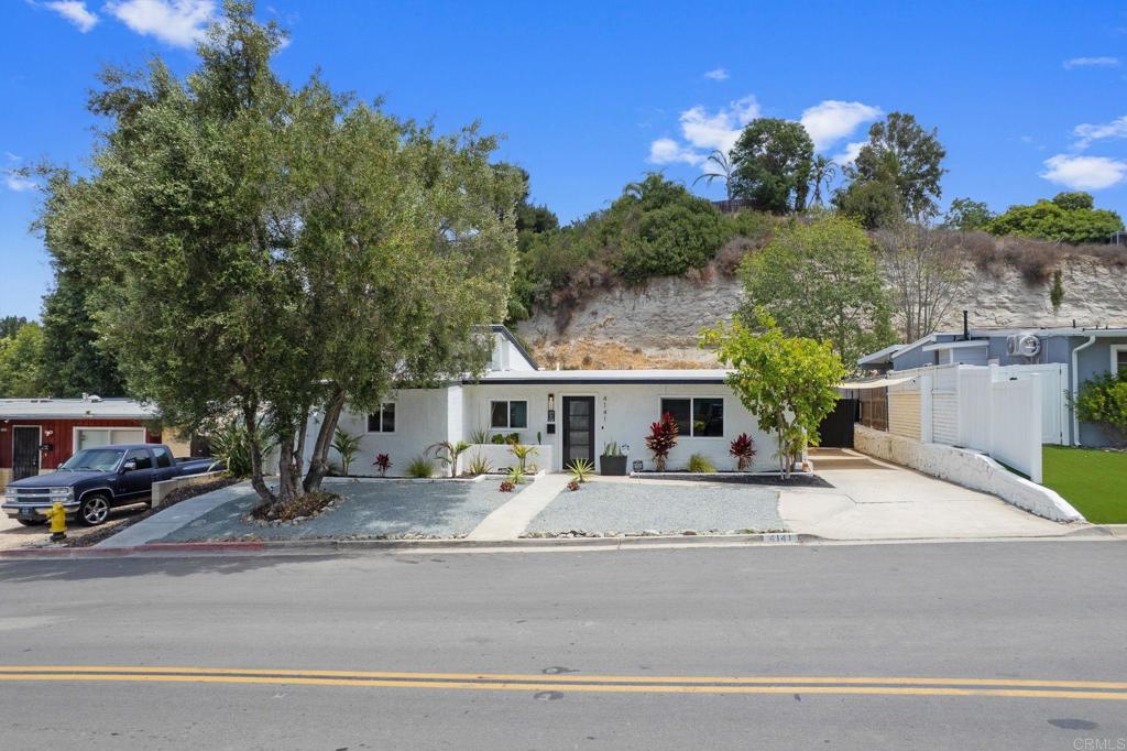 4141 Rolando Blvd Blvd, San Diego CA 92115